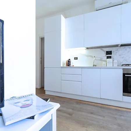 Apartment - Porta Romana Free Wi-fi, Netflix *